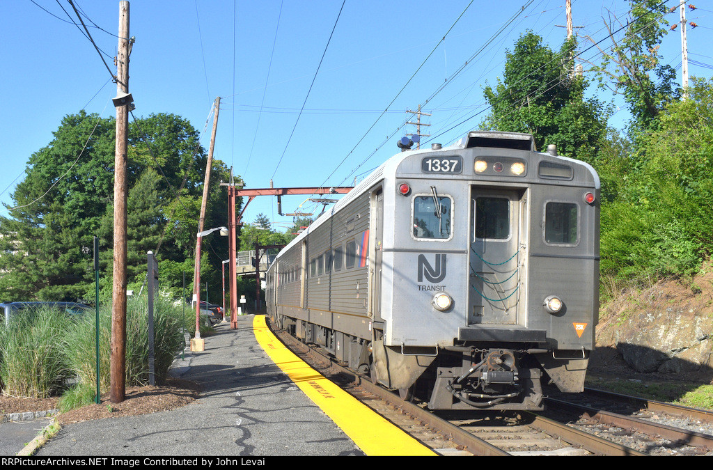 NJT Train # 429 arriving into the station